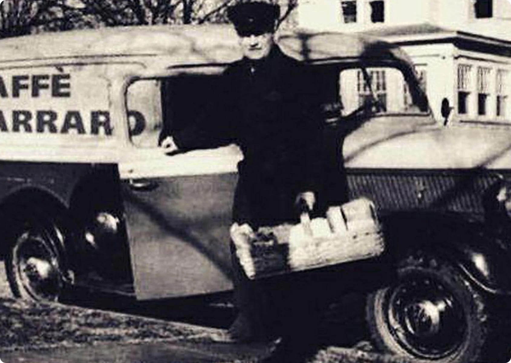 Gaetano Carraro  fonda il primo stabilimento  a Schio (VI)